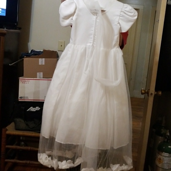 Flowergirl dress size 6 not the Headpiece - Picture 5 of 5